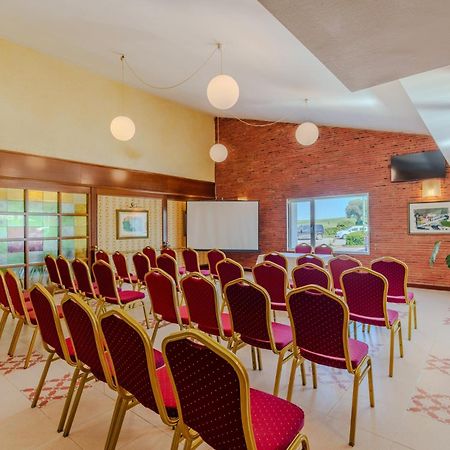 Hotel Rey Arturo Burgos Villagonzalo Pedernales Εξωτερικό φωτογραφία