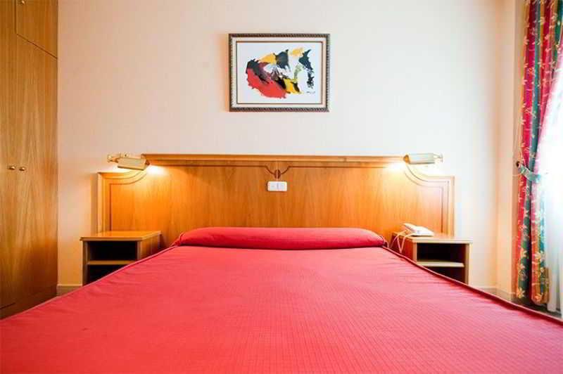 Hotel Rey Arturo Burgos Villagonzalo Pedernales Εξωτερικό φωτογραφία