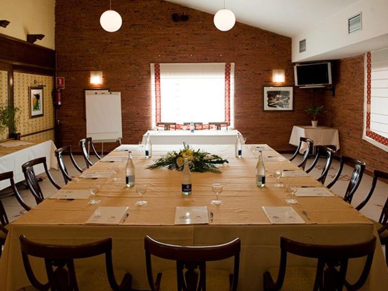 Hotel Rey Arturo Burgos Villagonzalo Pedernales Εξωτερικό φωτογραφία