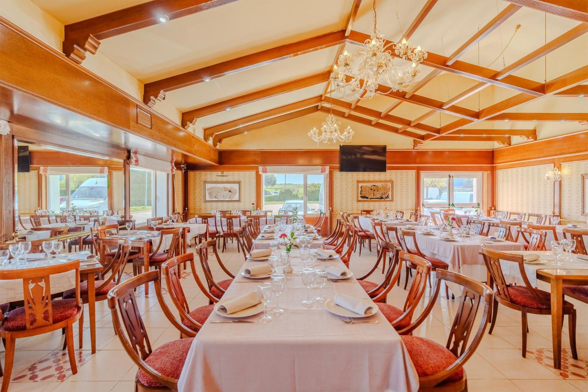 Hotel Rey Arturo Burgos Villagonzalo Pedernales Εξωτερικό φωτογραφία