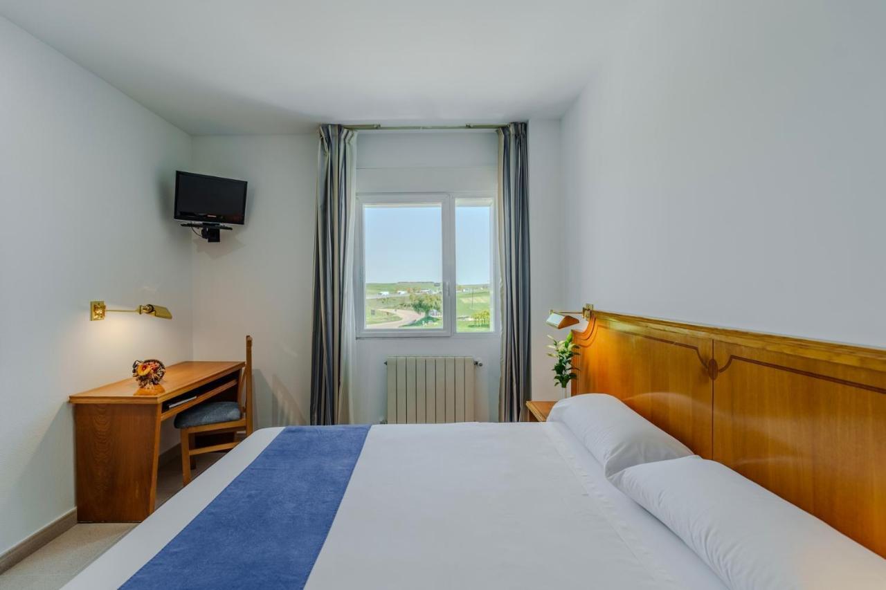 Hotel Rey Arturo Burgos Villagonzalo Pedernales Εξωτερικό φωτογραφία