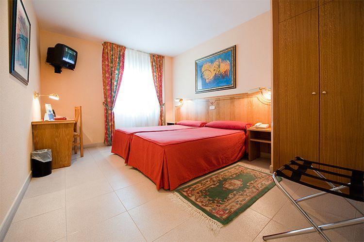 Hotel Rey Arturo Burgos Villagonzalo Pedernales Εξωτερικό φωτογραφία