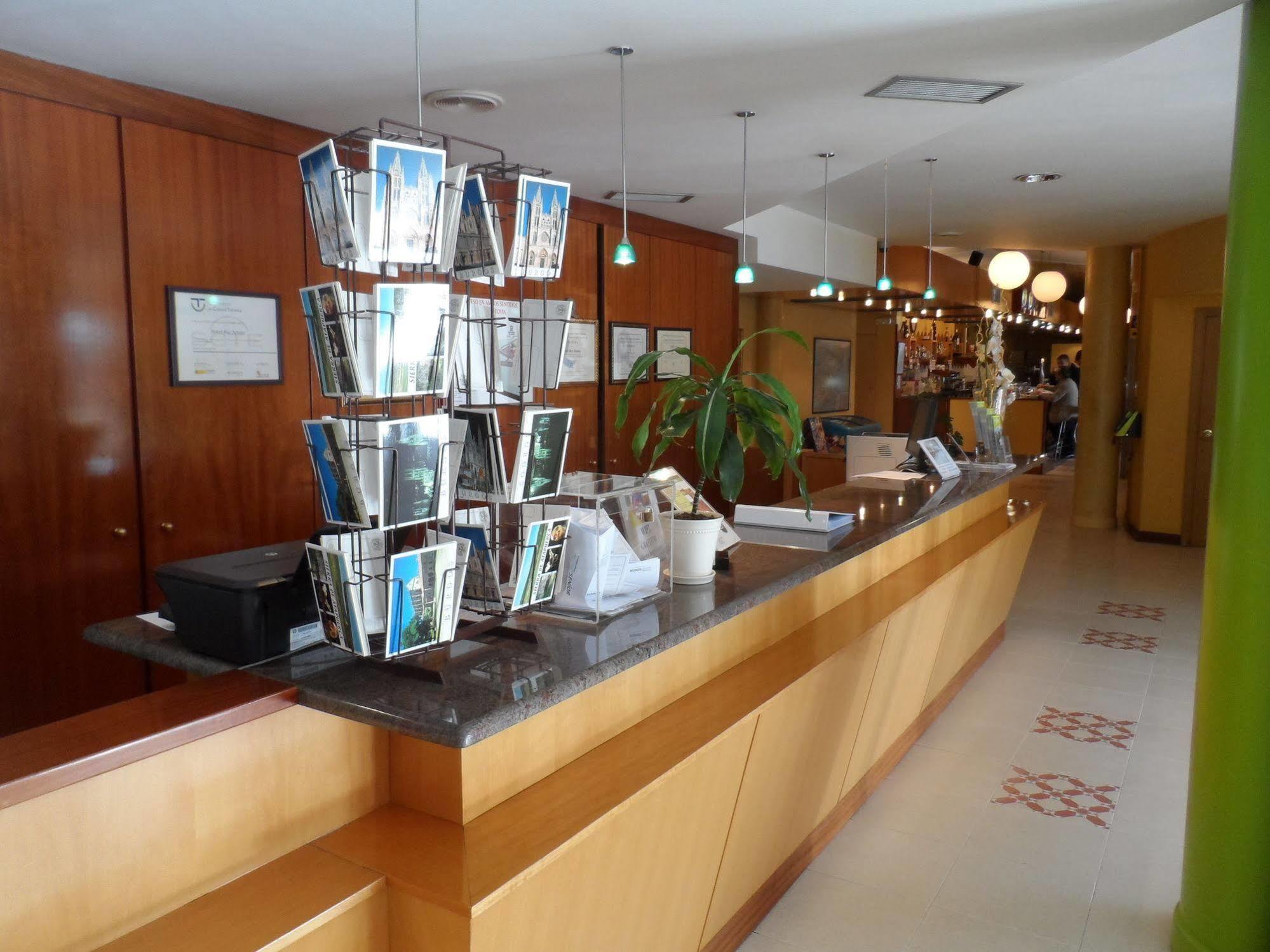 Hotel Rey Arturo Burgos Villagonzalo Pedernales Εξωτερικό φωτογραφία